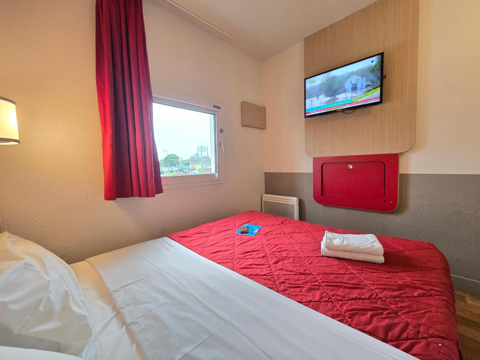Premiere Classe Evry Sud - Mennecy Hotel *
