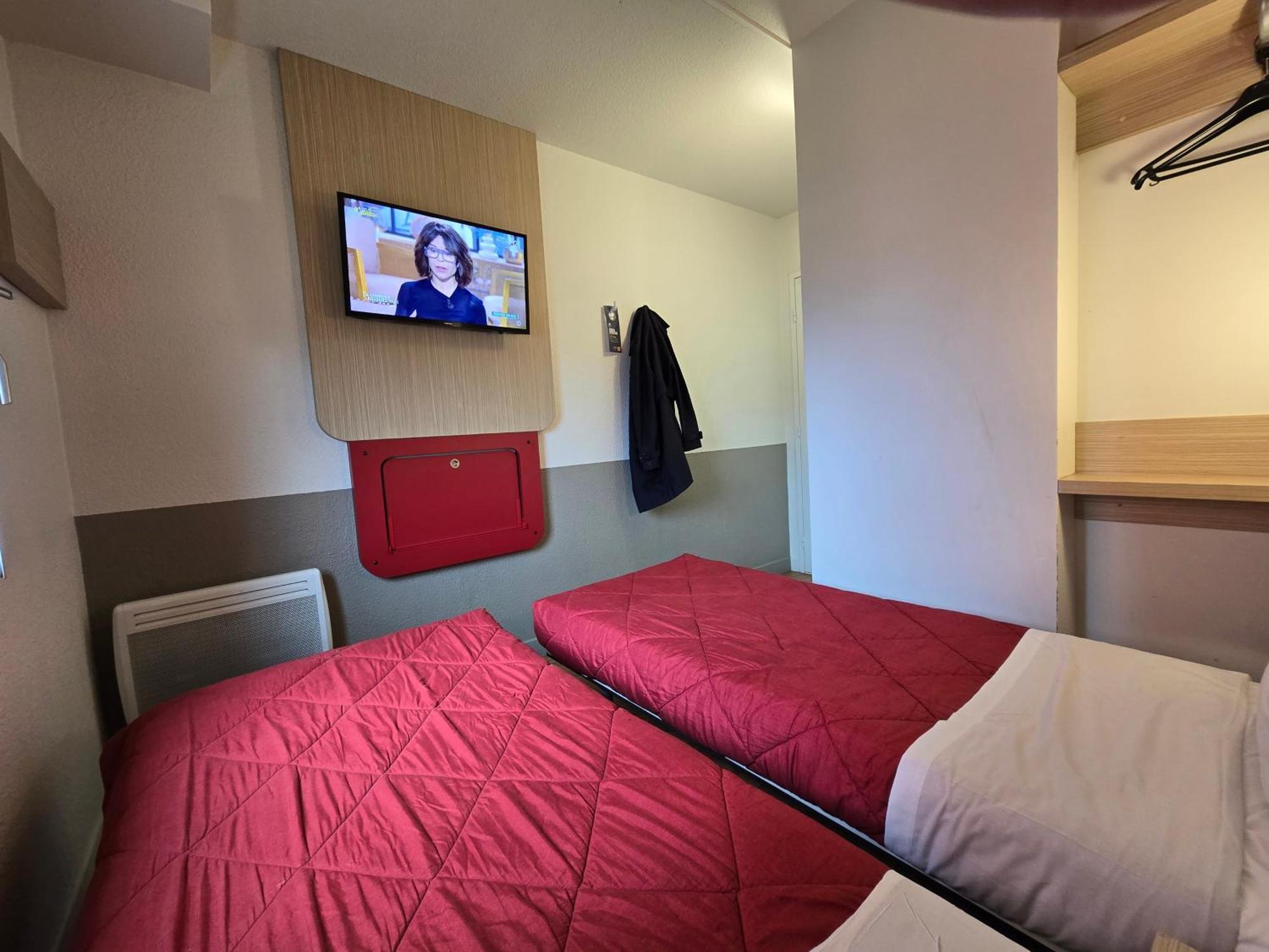 Premiere Classe Evry Sud - Mennecy Hotel *
